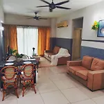 Kinta Riverfront Apartment Ipoh, Fully Air-Con Suite